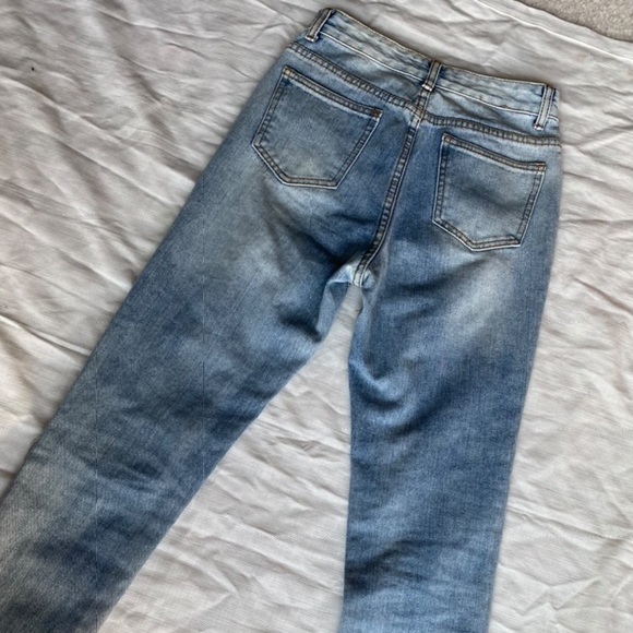 Distressed jeans - Picture 3 of 4